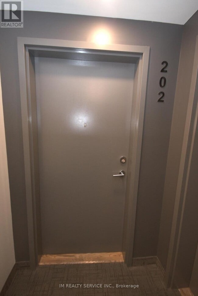 Building Photo - 110 Fergus Ave