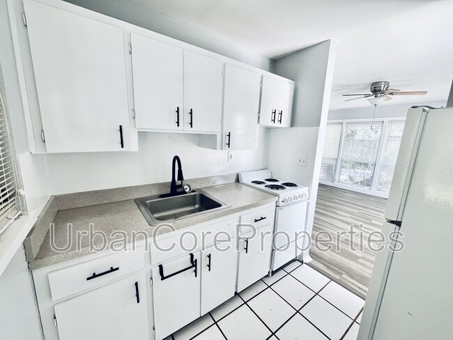 Building Photo - 311 24th Ave N