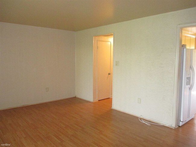 Foto del edificio - 3 br, 1.5 bath Townhome - 136 Coralwood Rd
