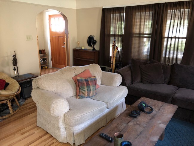 Foto del edificio - 6213 N Willow Glen Ln