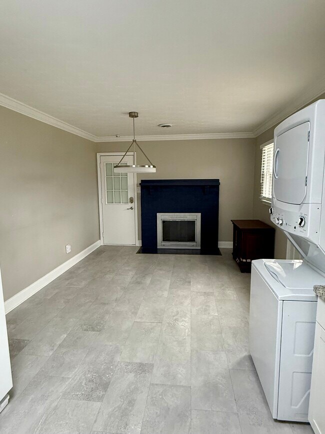 Building Photo - 2510 Catherine St