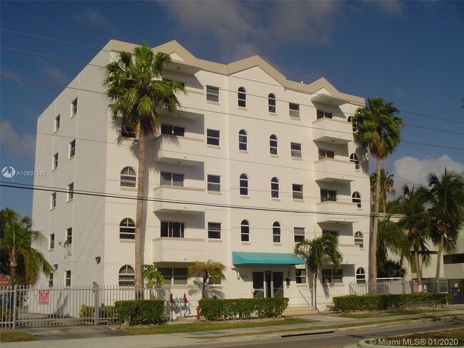 Building Photo - 3052 SW 27th Ave  402 Miami Fl 33133