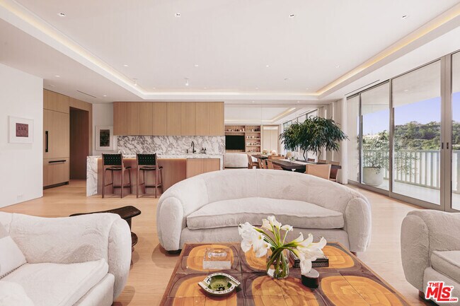 Foto del edificio - 9255 Doheny Rd