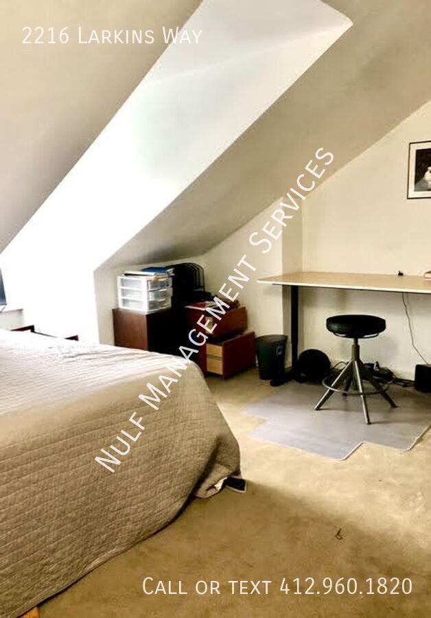 Foto del edificio - 2216 Larkins Wy