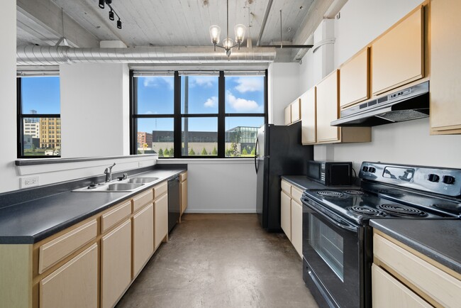 Building Photo - Teweles Seed Tower Apartments
