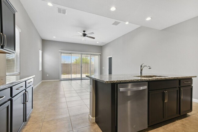 Foto del edificio - 4 Bedroom Home in Tartesso, a Master Plann...