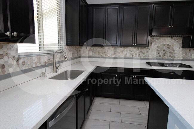 Building Photo - 2092 E Lantana Dr