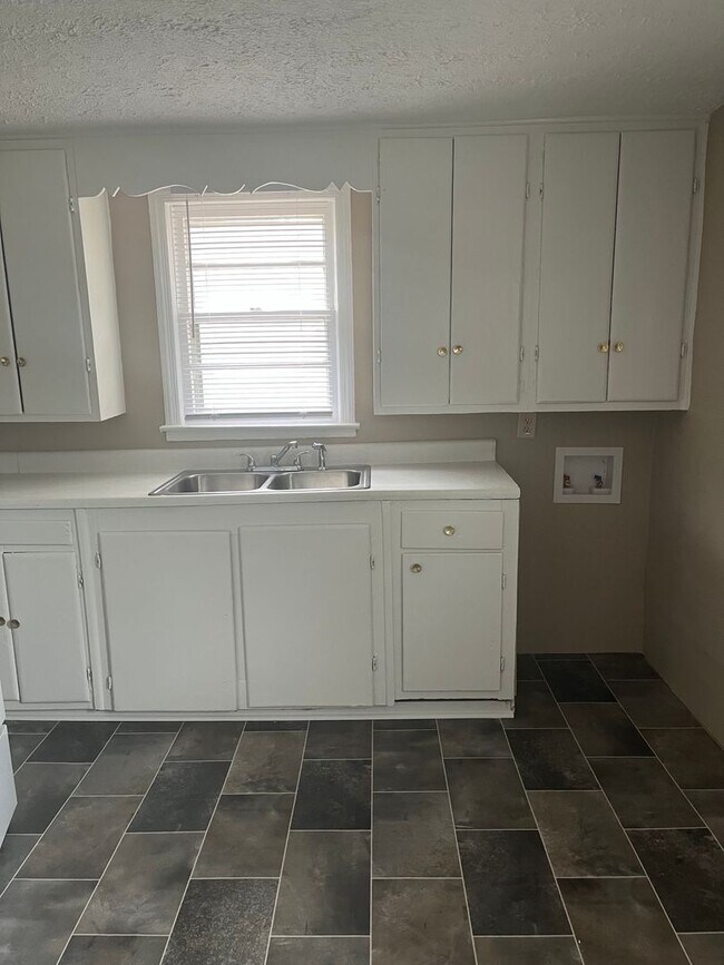 Foto del edificio - 2-Bedroom Home in Spring Lake