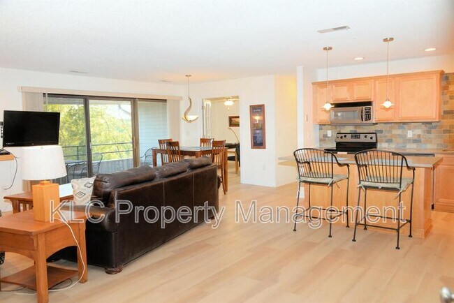 Foto del edificio - 1100 S 50th St