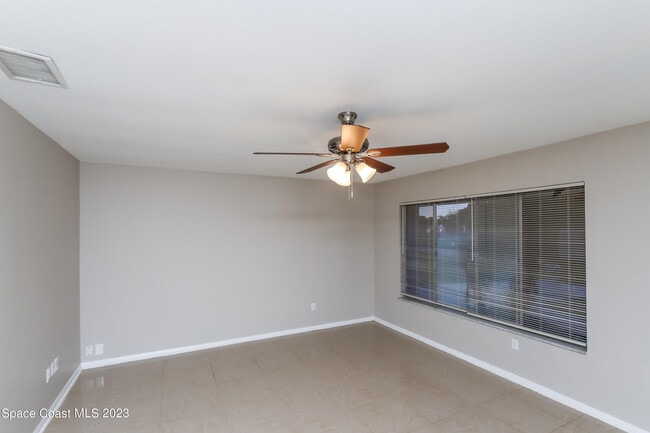 Foto del edificio - 229 SW Kentwood Rd