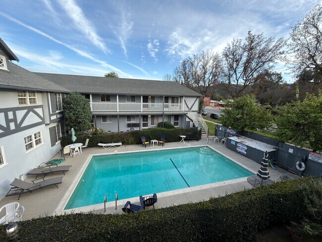 Foto del edificio - 1841 Riverside Dr
