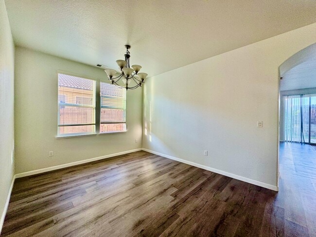 Building Photo - 4141 Aragon Way