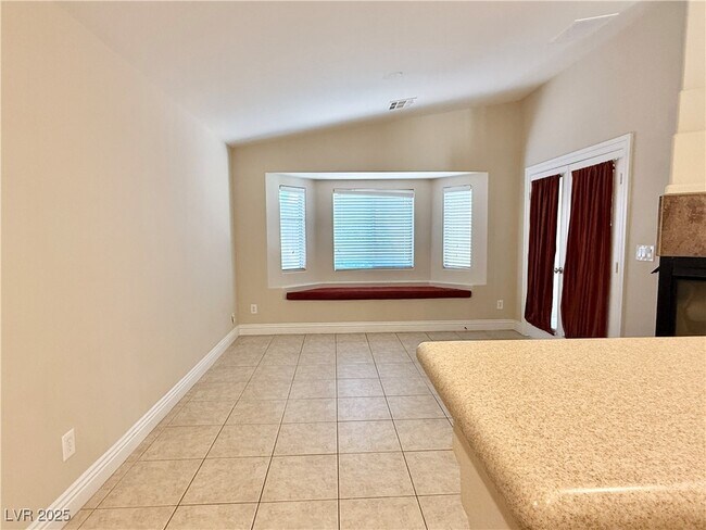 Foto del edificio - 2632 Torch Ave