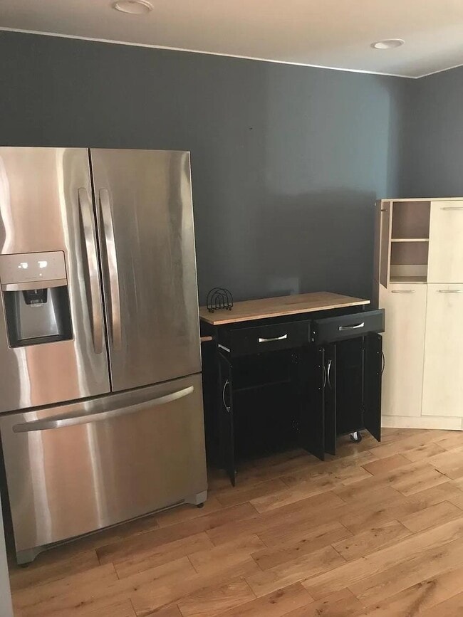 Building Photo - 14 Lincoln St