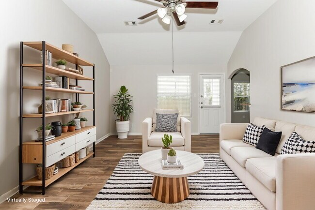 Foto del edificio - 17189 Glen Oaks Dr