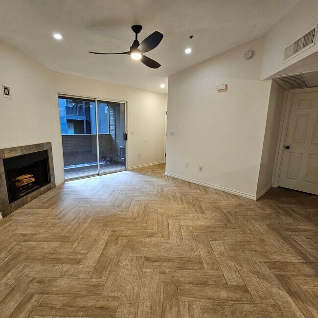 Foto del edificio - Spacious and Upgraded 2 Bedroom 2 Bath Pet...