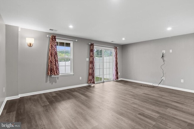 Building Photo - 100 Meridian Ln