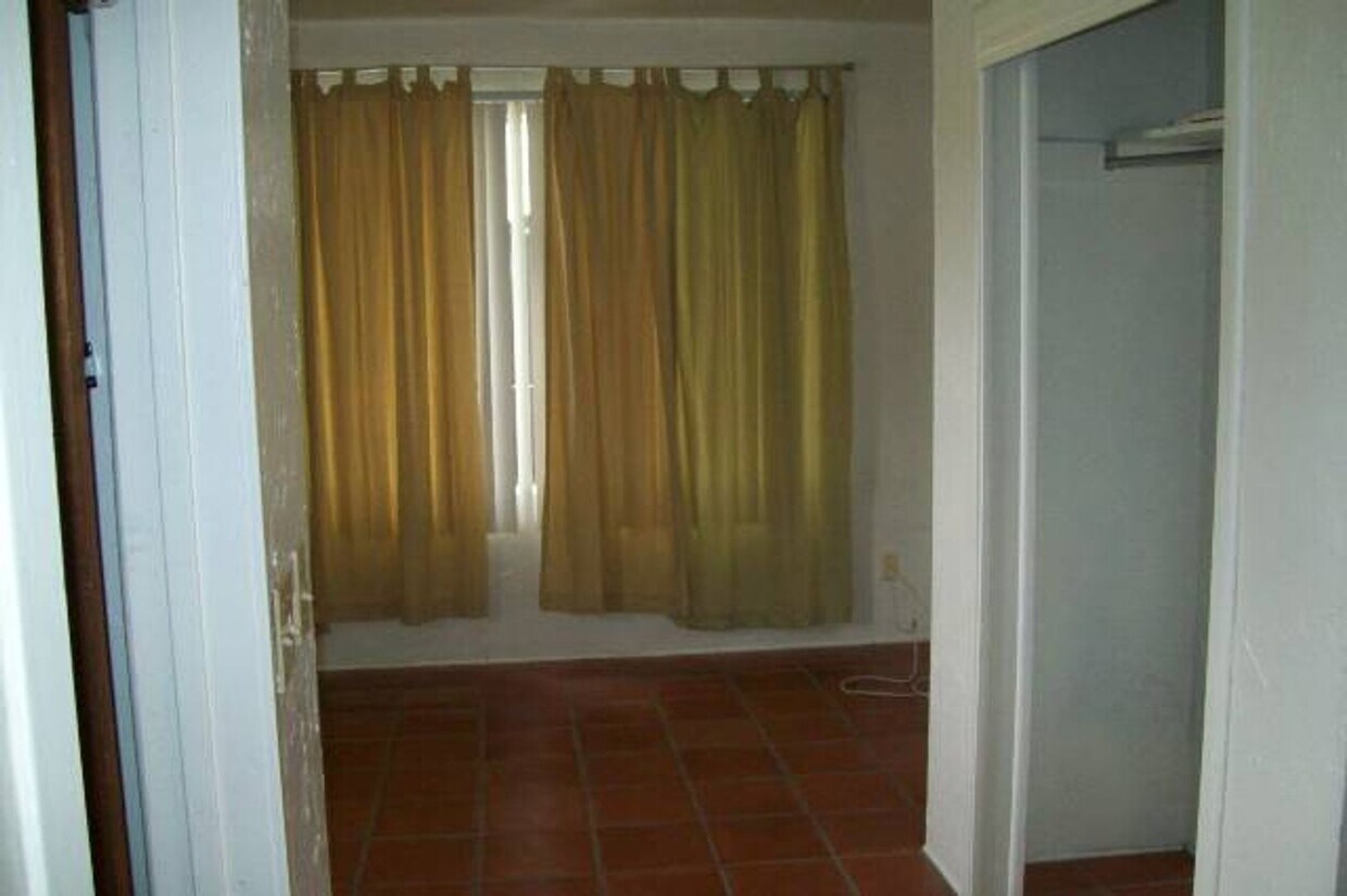 Foto del edificio - 1320 S Ash Ave