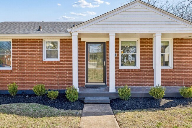 Foto del edificio - Prime East Nashville Rental | 3BR Home Minutes to Downtown & Greenway