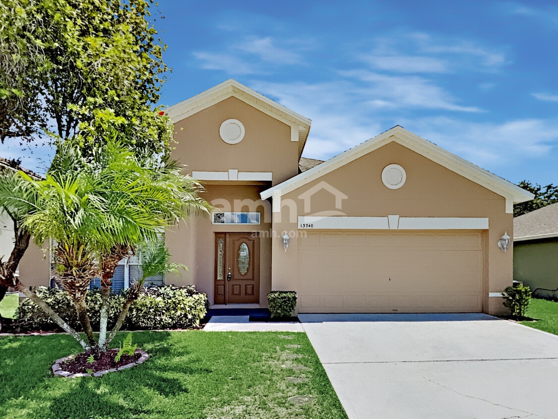 Foto principal - 13740 Hawkeye Dr