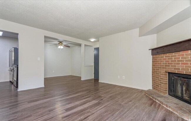 Building Photo - 3 Bedroom 2 Bathroom Condo in Cherry Grove...