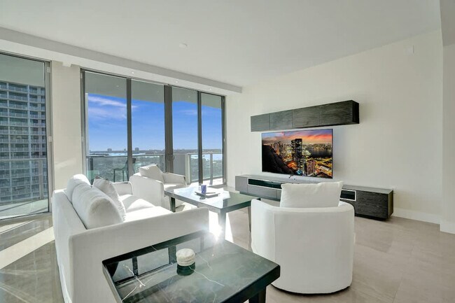 Foto del edificio - 3100 N Ocean Dr
