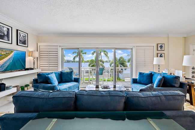 Building Photo - 250 Bradley Pl