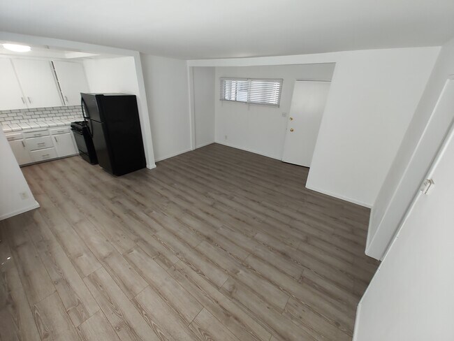 Living Room - 16124 Sunset Blvd