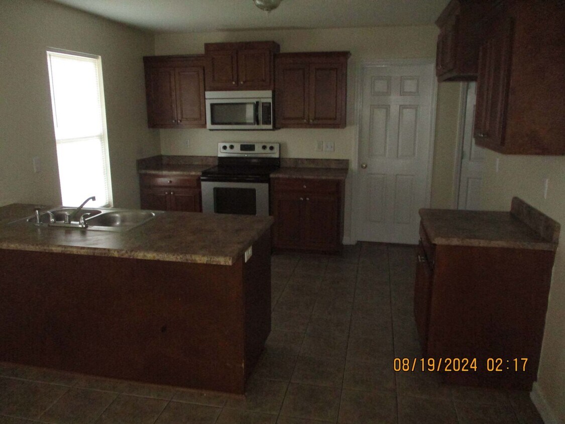 Foto del edificio - 223 Glade Ln