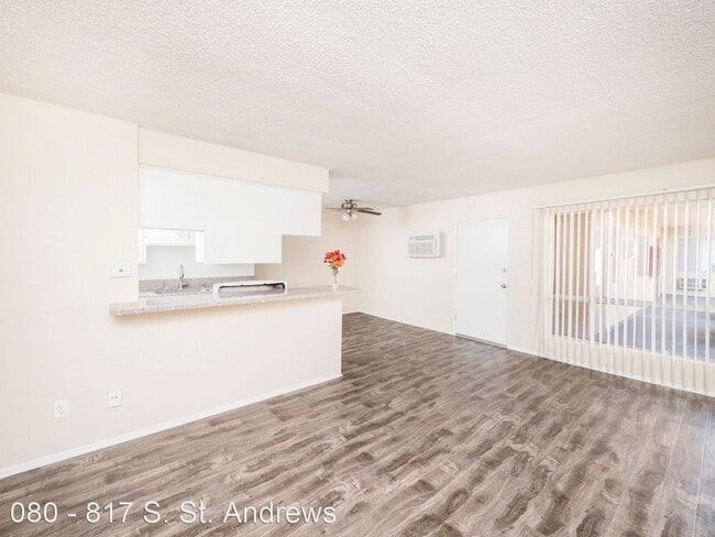 Building Photo - 817 S St Andrews Pl