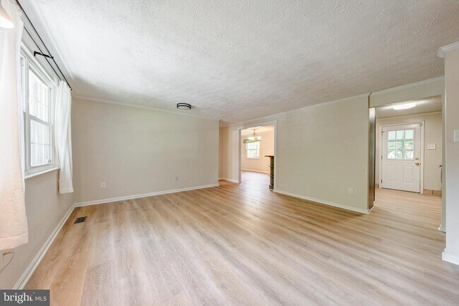 Foto del edificio - 9802 Brightlea Dr