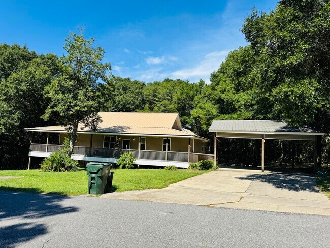 Foto del edificio - 480 Country Club Dr