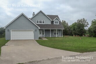Building Photo - 1810 Mesa Oaks Cir
