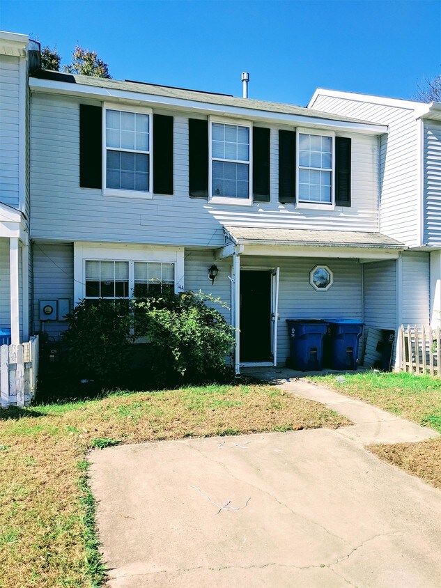 Primary Photo - 144 Shoreline Dr