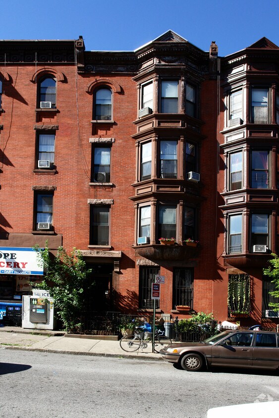 Building Photo - 400 12th St