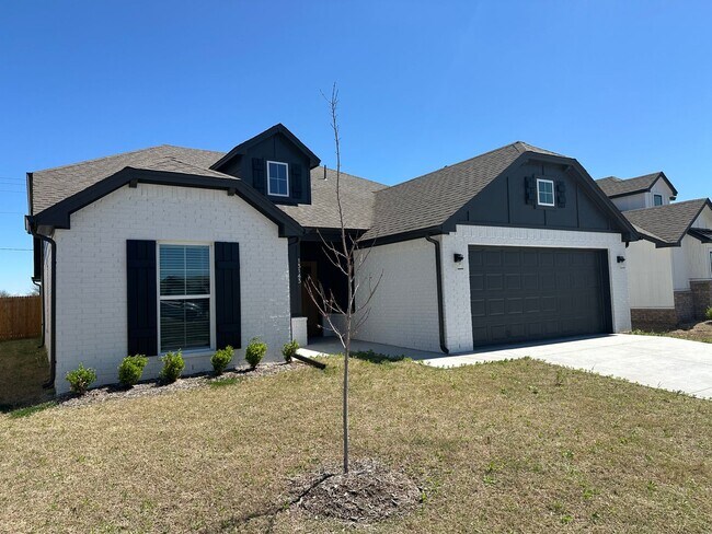Building Photo - New 4 bedroom in Bixby Schools