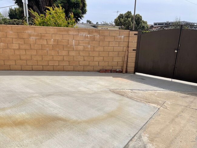 Building Photo - 5331 S Centinela Ave