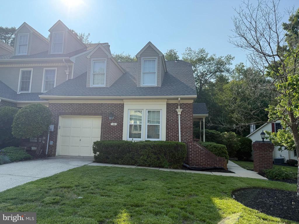 Primary Photo - 105 Berkshire Way