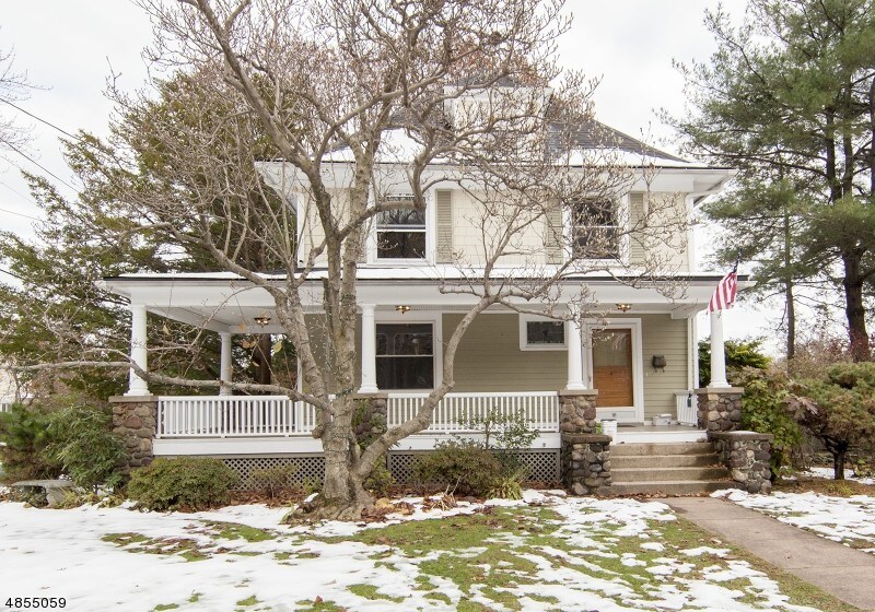 Primary Photo - 111 Essex Ave