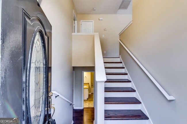 Building Photo - 2727 Manor Cove