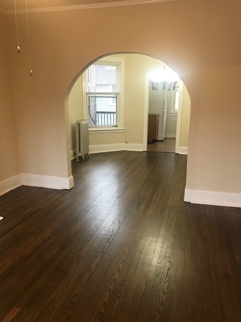 Building Photo - 1742 W Lawrence Ave