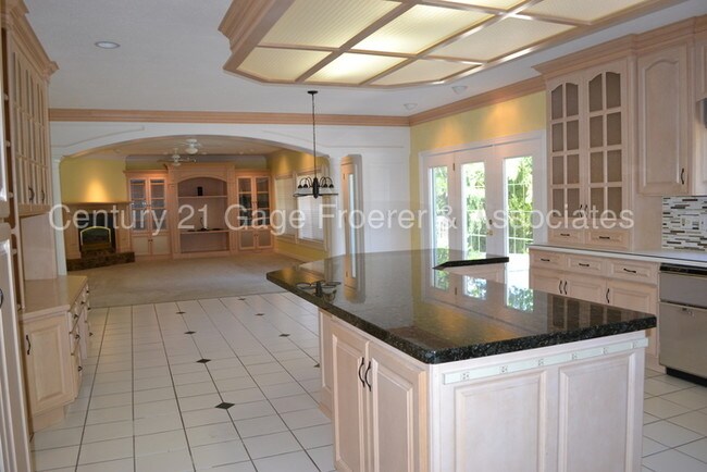 Foto del edificio - 2855 Pinewood Ln