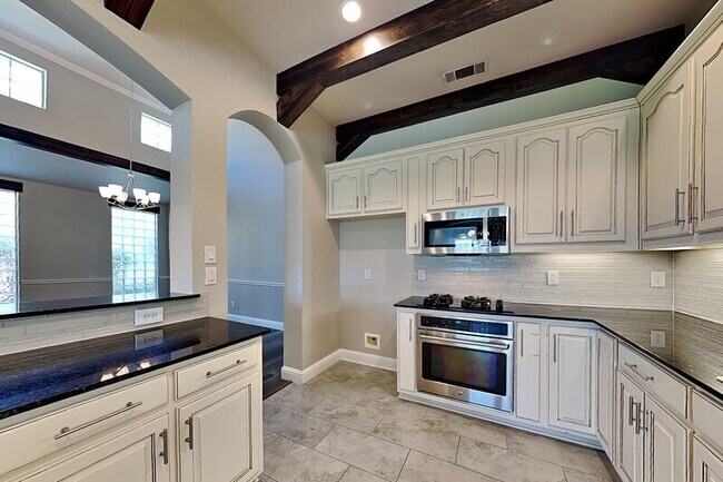 Foto del edificio - 2120 Stone Creek Dr