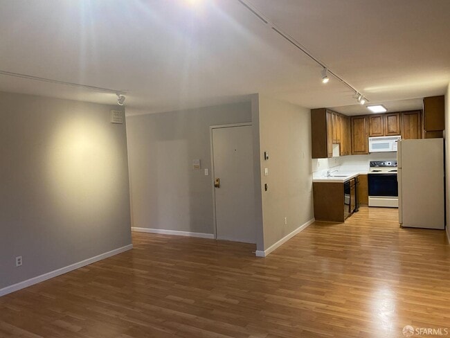 Foto del edificio - 5173 Diamond Heights Blvd