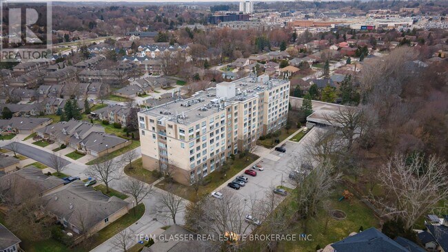 Photo du bâtiment - 1510 Richmond St