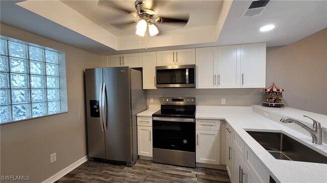 Building Photo - 425 SW 47th Terrace