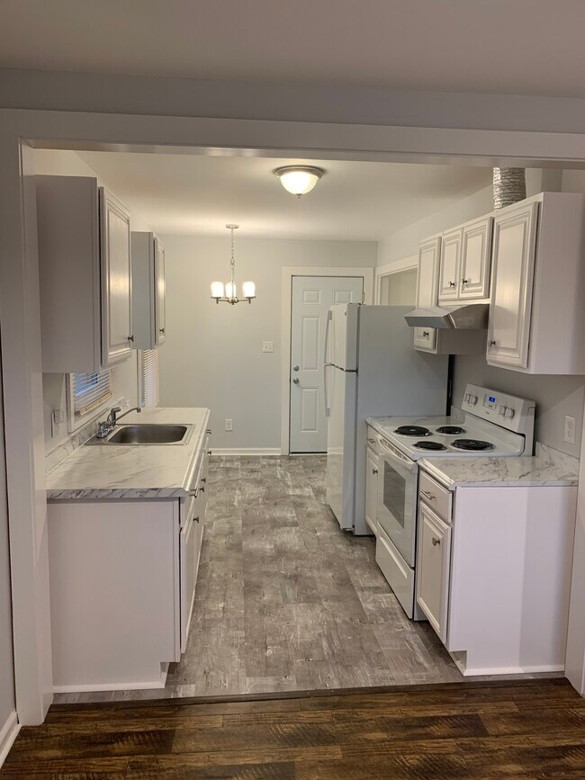 Kitchen - 3521 Cardiff Ave