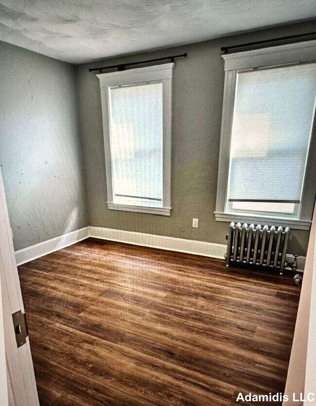 Building Photo - 15 Magnus Ave