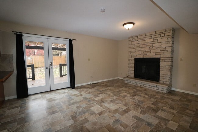 Foto del edificio - Beautiful 4 bedroom home located in desira...