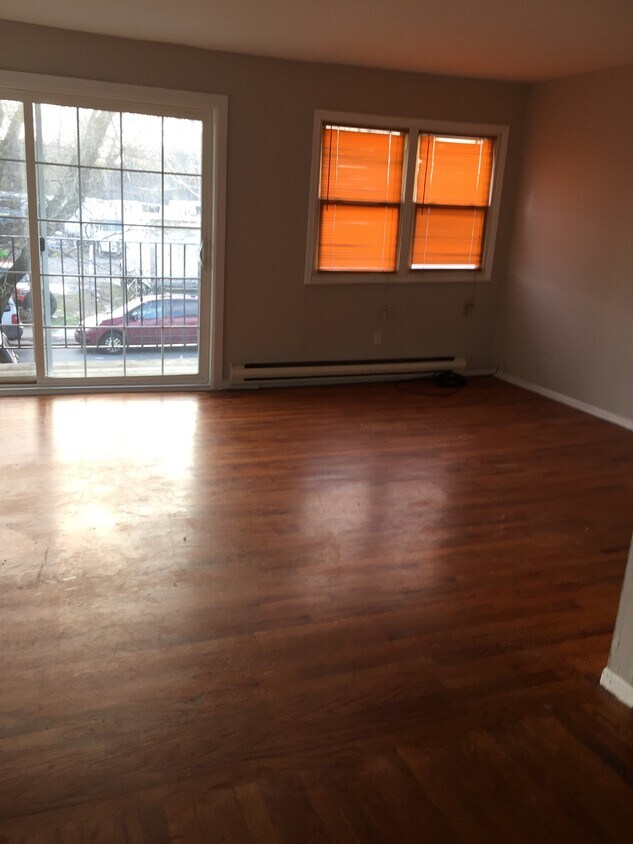 40 Fisk St, Jersey City, NJ 07305 Apartments in Jersey City, NJ